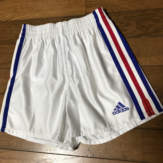 adidas(アディダス)のsary様専用 adidas 短パン、ソックス 130センチ スポーツ/アウトドアのサッカー/フットサル(ウェア)の商品写真