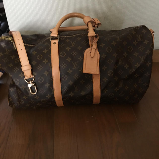 ヴィトンの旅行用バック-