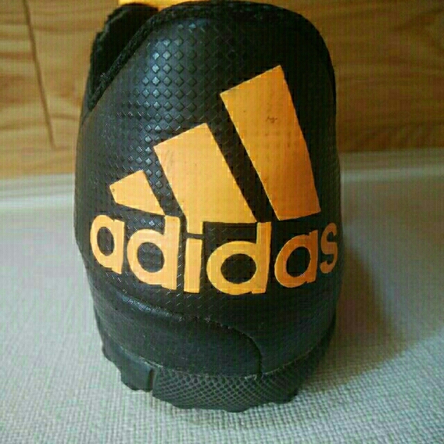 adidas(アディダス)のアディダスサッカーシューズ　 キッズ/ベビー/マタニティのキッズ靴/シューズ(15cm~)(その他)の商品写真