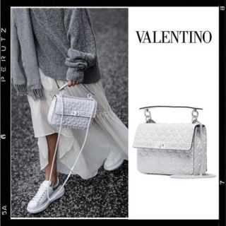 ヴァレンティノ(VALENTINO)の valentino ヴァレンティノ ロックスタッズ スパイクバッグ ミディアム(ショルダーバッグ)