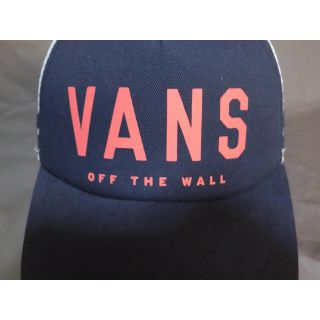 ヴァンズ(VANS)のバンズ【VANS】サイドライン付 ロゴプリント メッシュキャップ   (キャップ)