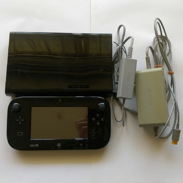 Wii U(ウィーユー)の送料込み Wii U 本体 32G 黒 エンタメ/ホビーのゲームソフト/ゲーム機本体(家庭用ゲーム機本体)の商品写真