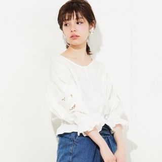 ナチュラルクチュール(natural couture)の袖刺繍ブラウス(シャツ/ブラウス(長袖/七分))