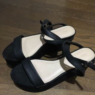 ザラ(ZARA)のZARA 厚底 ストラップ サンダル ザラ 美品 24cm US38(サンダル)