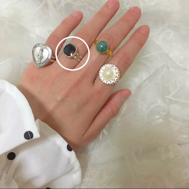 4つセットリング ハンドメイドのアクセサリー(リング)の商品写真