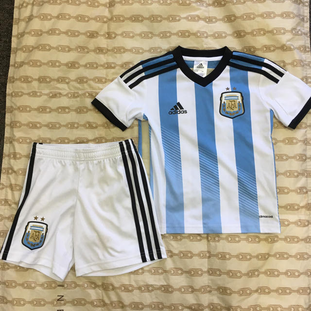 adidas(アディダス)のサッカーユニフォーム アディダス 110 キッズ/ベビー/マタニティのキッズ服男の子用(90cm~)(Tシャツ/カットソー)の商品写真