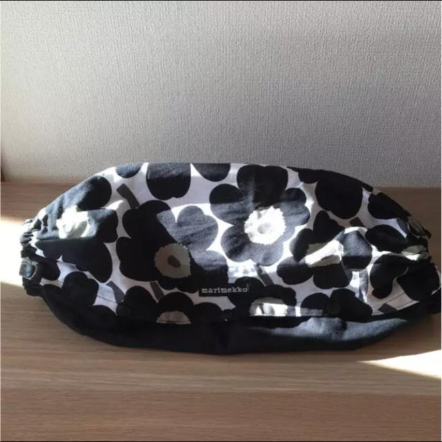 marimekko(マリメッコ)のエルゴ 360 収納カバー  マリメッコ ウニッコ 黒 キッズ/ベビー/マタニティの外出/移動用品(抱っこひも/おんぶひも)の商品写真