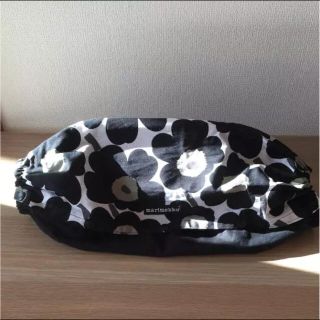 マリメッコ(marimekko)のエルゴ 360 収納カバー  マリメッコ ウニッコ 黒(抱っこひも/おんぶひも)