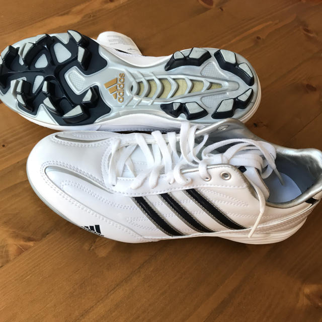 adidas(アディダス)の未使用 野球&ソフトボールスパイク 23.5 スポーツ/アウトドアの野球(シューズ)の商品写真