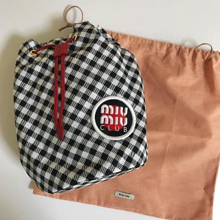 ミュウミュウ(miumiu)のmiumiu  巾着バッグ(ハンドバッグ)