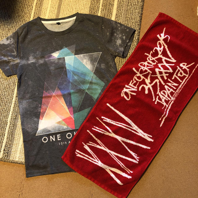 one ok rock tシャツ エンタメ/ホビーのタレントグッズ(ミュージシャン)の商品写真