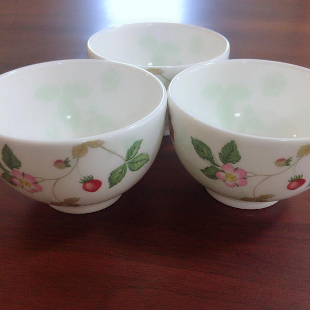 新品♡WEDGWOOD ワイルドストロベリー♡ジャパニーズ ティーカップ3客