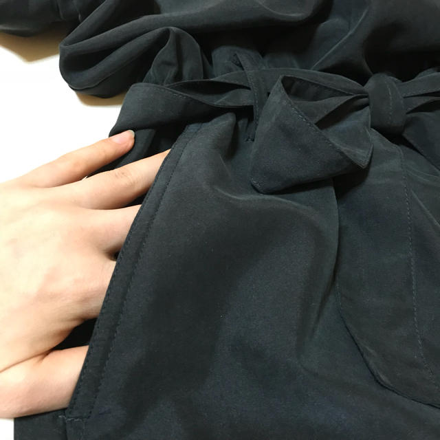 H&M(エイチアンドエム)のH&M オールインワン 32 XS ショートパンツ 黒 ブラック ロンパース レディースのパンツ(オールインワン)の商品写真