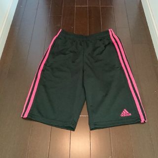 アディダス(adidas)のadidas ハーフパンツ(パンツ/スパッツ)