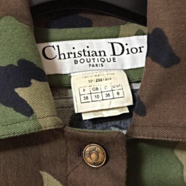 Christian Dior(クリスチャンディオール)のクリスチャンディオール 迷彩ジャケット レディースのジャケット/アウター(Gジャン/デニムジャケット)の商品写真