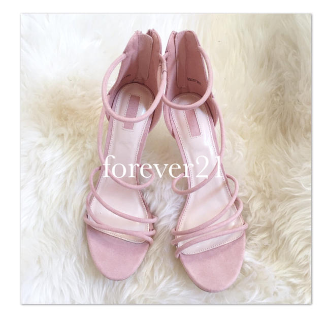 FOREVER 21(フォーエバートゥエンティーワン)のbabypink  スウェードサンダル♡ レディースの靴/シューズ(ハイヒール/パンプス)の商品写真