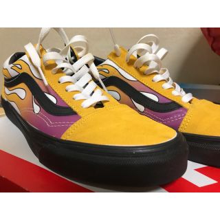 ヴァンズ(VANS)のVANS old skool flame yellow(スニーカー)