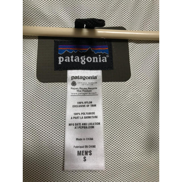 patagonia(パタゴニア)のfukura_24様専用 パタゴニア ナイロンジャケット カーキ S メンズのジャケット/アウター(ナイロンジャケット)の商品写真