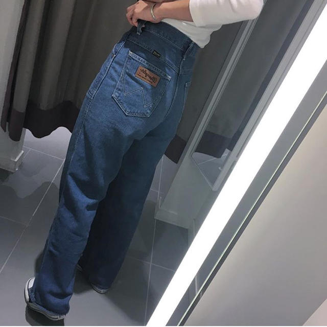 moussy(マウジー)のmoussy×wrongler ハイウエストデニム レディースのパンツ(デニム/ジーンズ)の商品写真