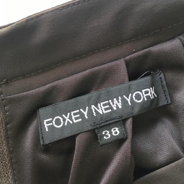 FOXEY(フォクシー)の極美品♡定価約5.6万円 FOXEY フォクシー タックフレアスカート ブラウン レディースのスカート(ひざ丈スカート)の商品写真