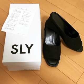 スライ(SLY)の【箱付新品】SLY サンダル 黒(サンダル)