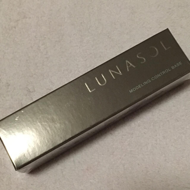 LUNASOL(ルナソル)の新品未開封 ルナソル  モデリングコントロールベース 01 コスメ/美容のベースメイク/化粧品(化粧下地)の商品写真