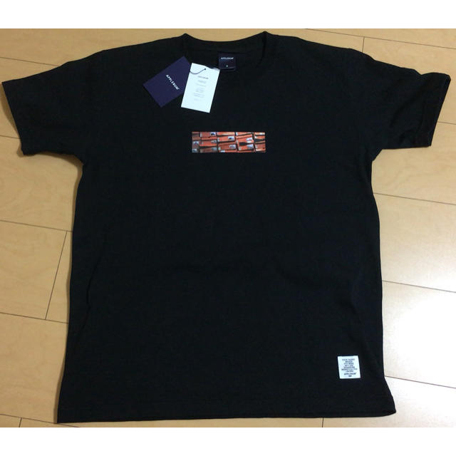 APPLEBUM(アップルバム)のAPPLEBUM "Kicks Box" T-shirt (Black)  メンズのトップス(Tシャツ/カットソー(半袖/袖なし))の商品写真