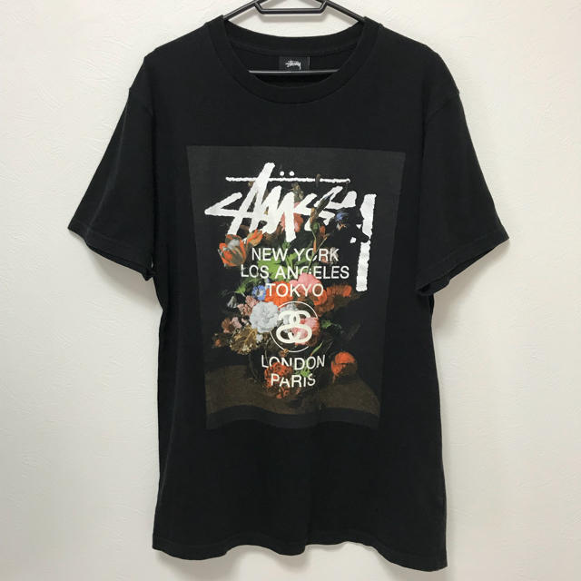 STUSSY - STUSSY ステューシー ワールドツアー 花柄 Tシャツ STUSSY - STUSSY ステューシー ワールドツアー 花柄 Tシャツ