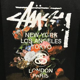 ステューシー(STUSSY)のSTUSSY ステューシー ワールドツアー 花柄 Tシャツ  多数出品中！(Tシャツ/カットソー(半袖/袖なし))