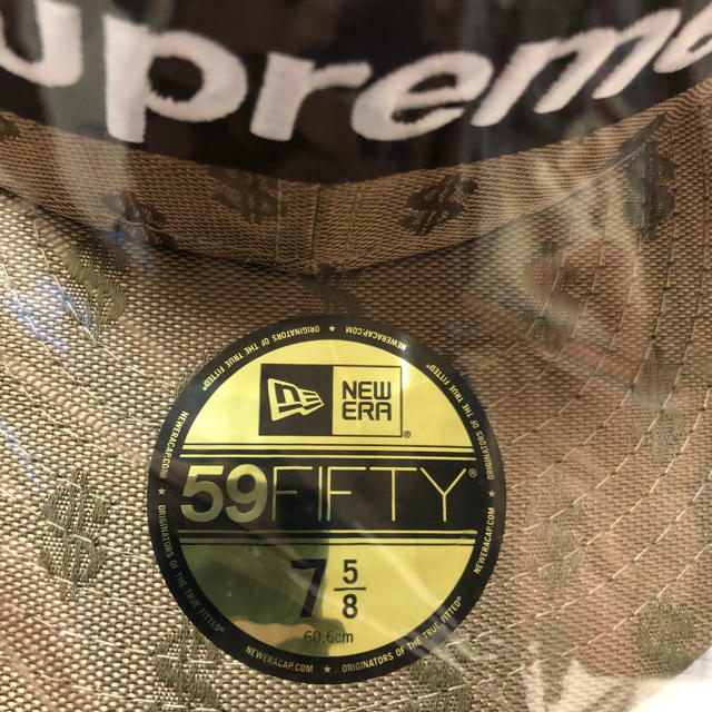 Supreme(シュプリーム)のSupreme monogram box logo new era メンズの帽子(キャップ)の商品写真