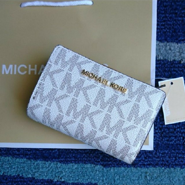 新品* MICHAEL KORS マイケルコース * 折り財布 バニラ * - 財布