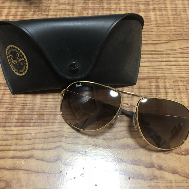 Ray-Ban(レイバン)の小雪様専用 Ray-Ban レイバン 新品未使用サングラス メンズのファッション小物(サングラス/メガネ)の商品写真