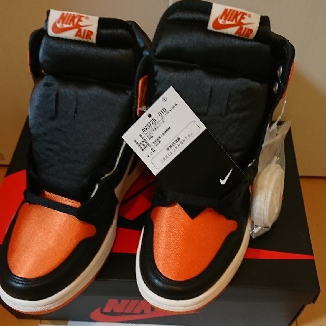 NIKE(ナイキ)のNIKE JORDAN1 SATIN SHATTERED BACKBOARD25 レディースの靴/シューズ(スニーカー)の商品写真