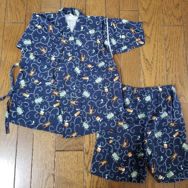 西松屋(ニシマツヤ)の男の子　110cm甚平【交渉中】 キッズ/ベビー/マタニティのキッズ服男の子用(90cm~)(甚平/浴衣)の商品写真