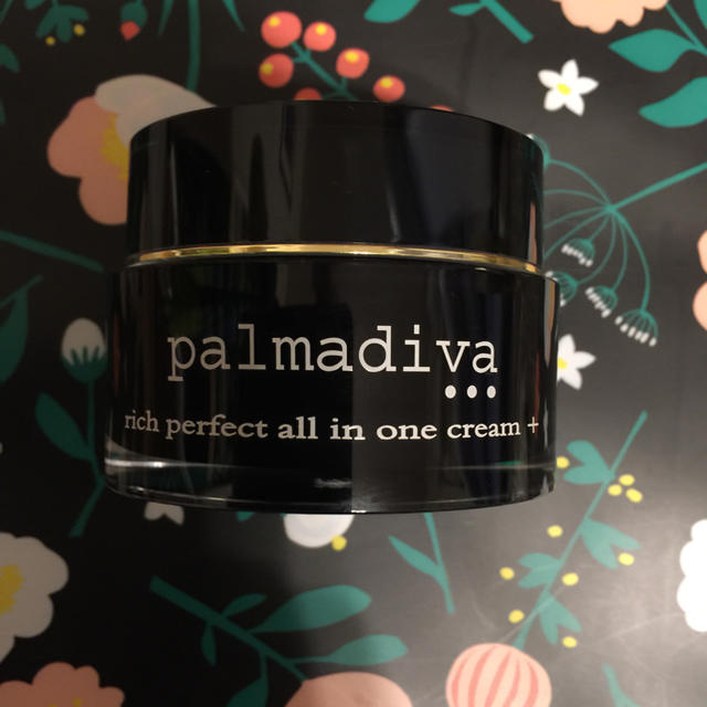 palmadiva パルマディーバ オールインワンクリーム プラス 50gの通販 by ︎Ri an ︎｜ラクマ