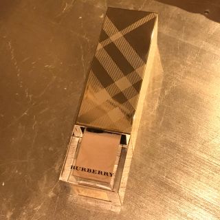 バーバリー(BURBERRY)のバーバリー ヌードラディアンス(化粧下地)