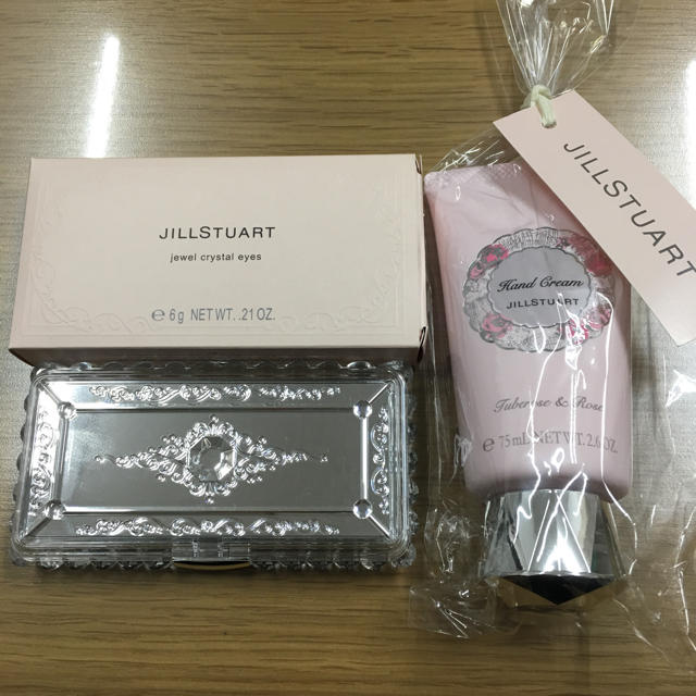 JILLSTUART(ジルスチュアート)の【最終値下げ！6/10まで】ジルスチュアート  アイカラー、ハンドクリームセット コスメ/美容のベースメイク/化粧品(アイシャドウ)の商品写真