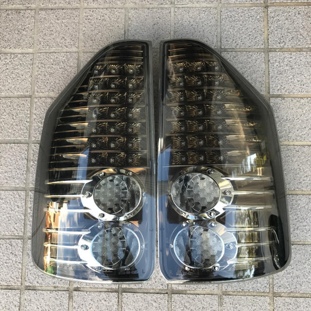 ヴァレンティ ノア、ヴォクシー70系テールランプ-
