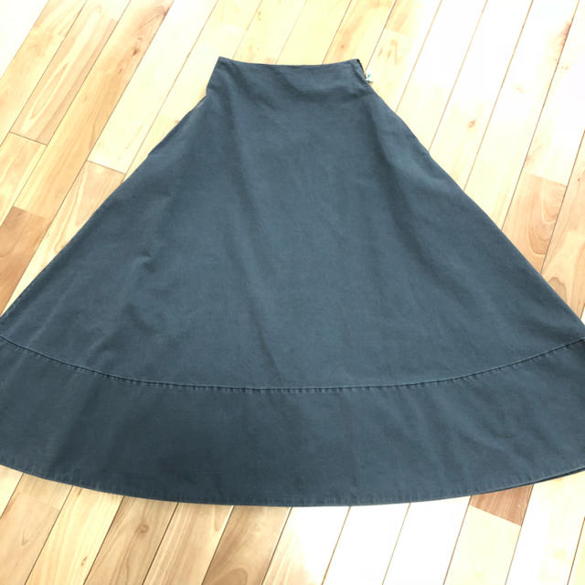 MADISONBLUE(マディソンブルー)のR♡様専用 マディソンブルー バックサテンマキシスカート レディースのスカート(ロングスカート)の商品写真