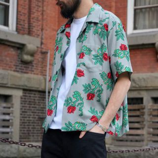 UNUSED - unused Rose Pattern Shirt. バラ柄シャツ グレー 新品の通販