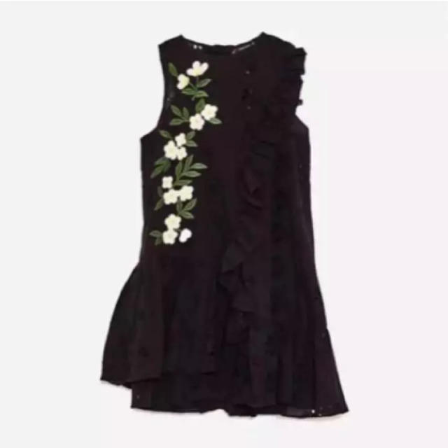 ワンピース デイジー刺繍 フリル袖なし 花柄 ブラック レディースのワンピース(ミニワンピース)の商品写真