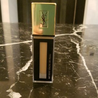 イヴサンローランボーテ(Yves Saint Laurent Beaute)のイブサンローラン　イブ　サンローラン　タンアンクルドポー　BD10(ファンデーション)