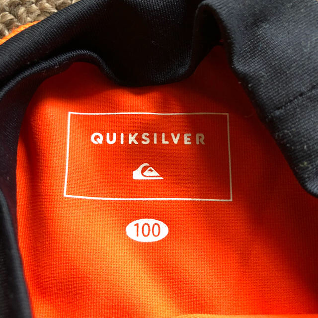 QUIKSILVER(クイックシルバー)のクイックシルバー ラッシュガード 100cm キッズ/ベビー/マタニティのキッズ服男の子用(90cm~)(水着)の商品写真