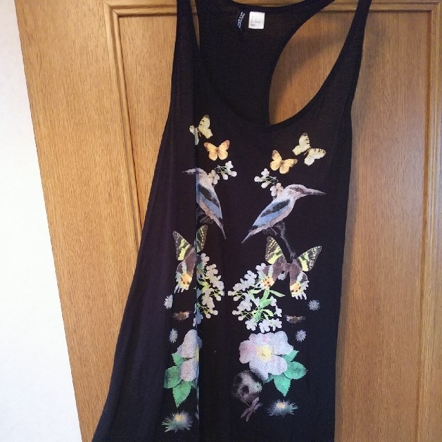 H&M(エイチアンドエム)の晃月様の   h&m と花柄スカート レディースのトップス(チュニック)の商品写真