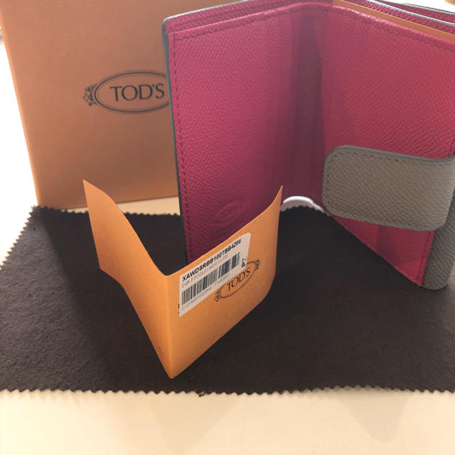 TOD'S(トッズ)のトッズの二つ折り財布 レディースのファッション小物(財布)の商品写真