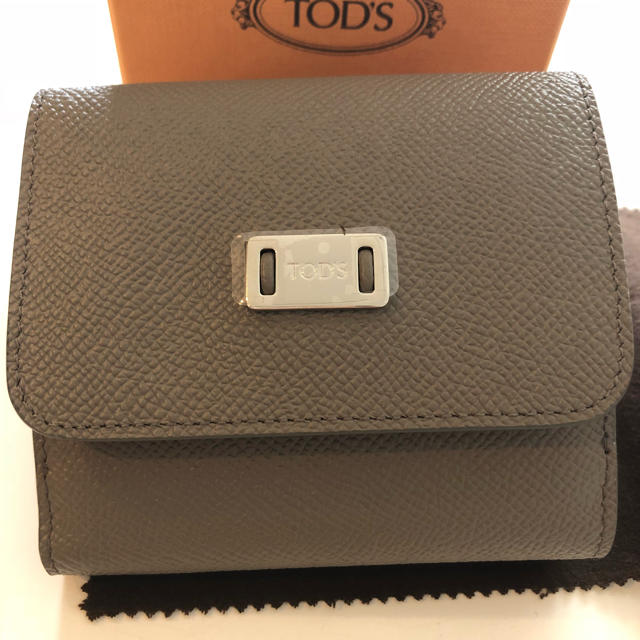 TOD'S(トッズ)のトッズの二つ折り財布 レディースのファッション小物(財布)の商品写真