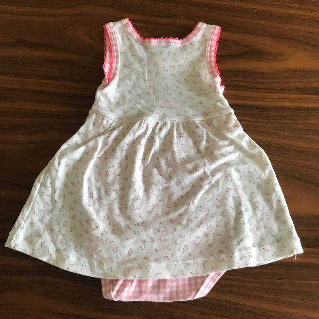 PETIT BATEAU(プチバトー)の美品 プチバトー 花柄チェック ロンパース 70 キッズ/ベビー/マタニティのベビー服(~85cm)(ロンパース)の商品写真