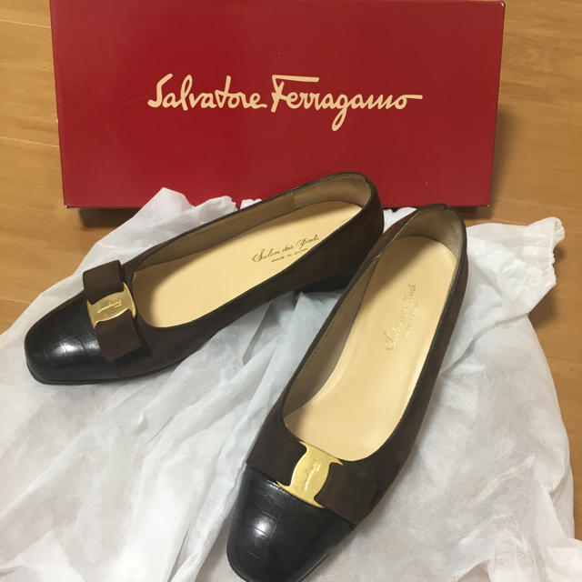 Salvatore Ferragamo(サルヴァトーレフェラガモ)のフェラガモ リボンパンプス 6D レディースの靴/シューズ(ハイヒール/パンプス)の商品写真