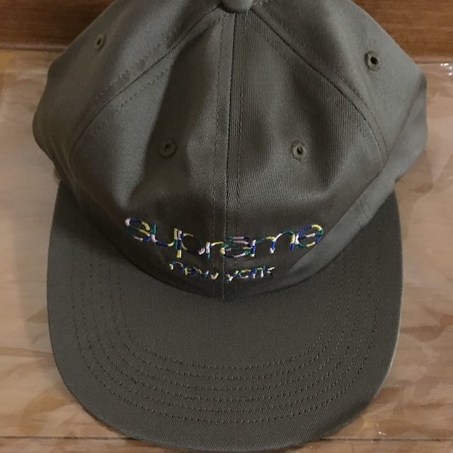 Supreme(シュプリーム)のMulti ColorTwillClassicLogo 6-Panel オリーブ メンズの帽子(その他)の商品写真