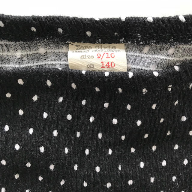 ZARA(ザラ)のザラガール　ドット柄カットソー　130 キッズ/ベビー/マタニティのキッズ服女の子用(90cm~)(Tシャツ/カットソー)の商品写真